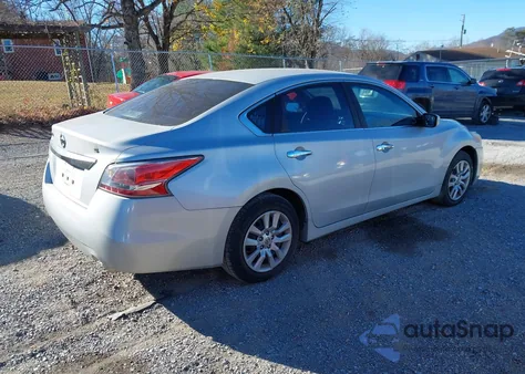 2015 Nissan Altima 2.5/2.5 S/2.5 Sl/2.5 Sv z USA, uszkodzony, nr VIN 1N4AL3AP9FN872803